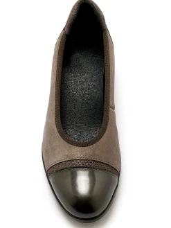 Ballerine cuir bout et talon vernis