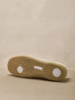 Ballerines dessus cuir perforé