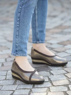 Ballerines tout cuir élastiquées