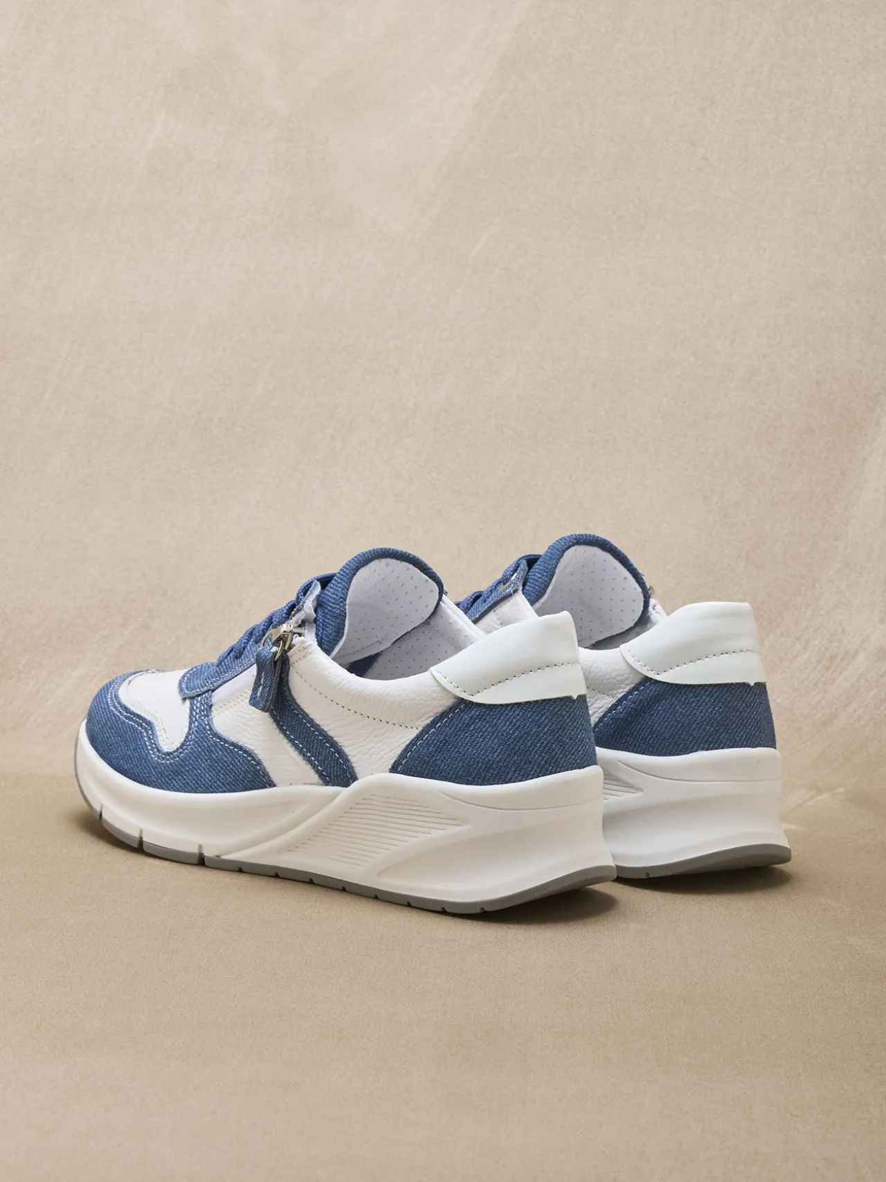 Baskets bicolores avec zip côté