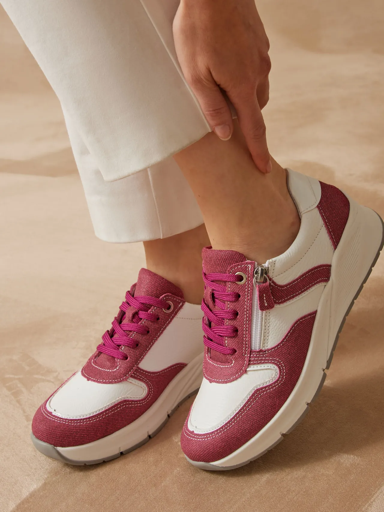 Baskets bicolores avec zip côté