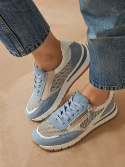 Baskets fermées par zip et lacets