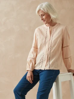 Blouse avec jeu de macramé