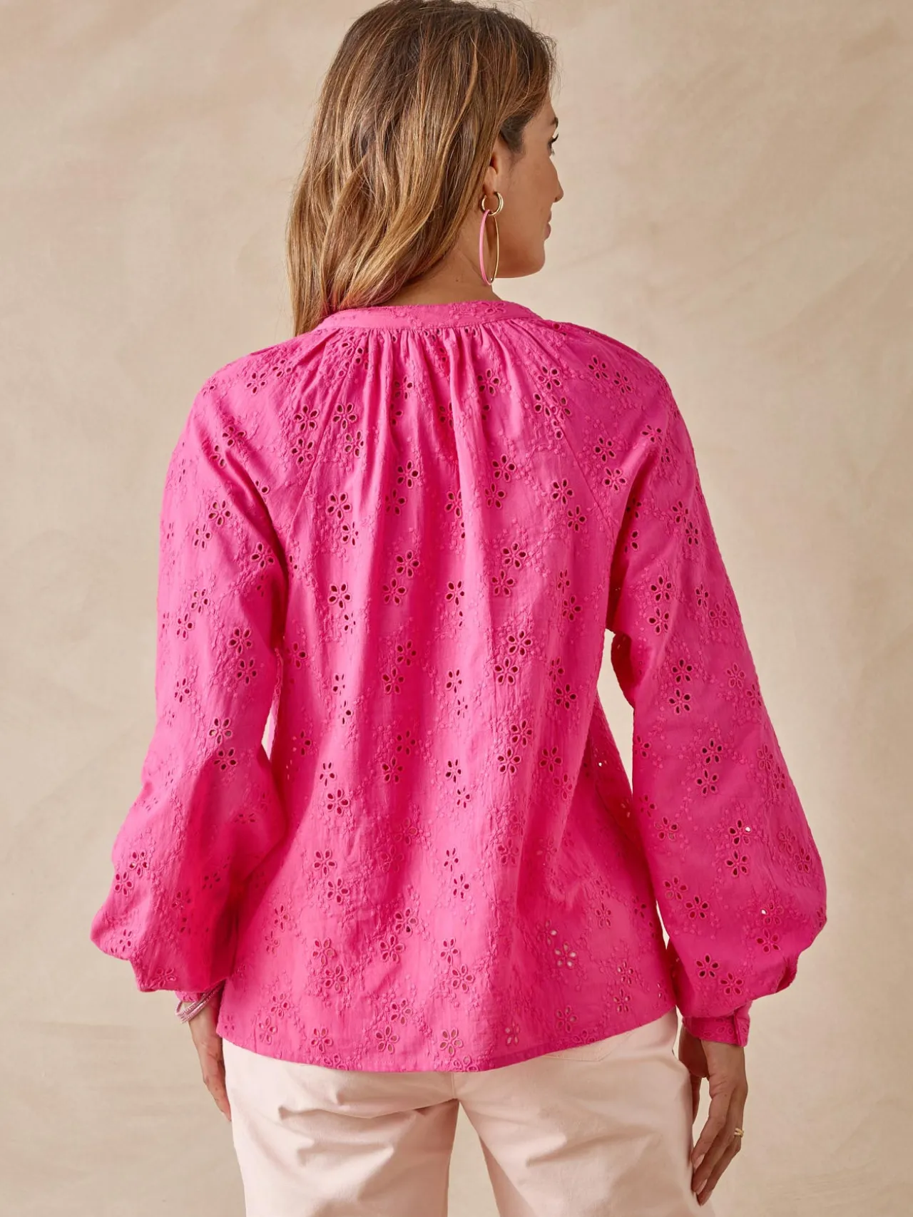 Blouse en brooderie anglaise