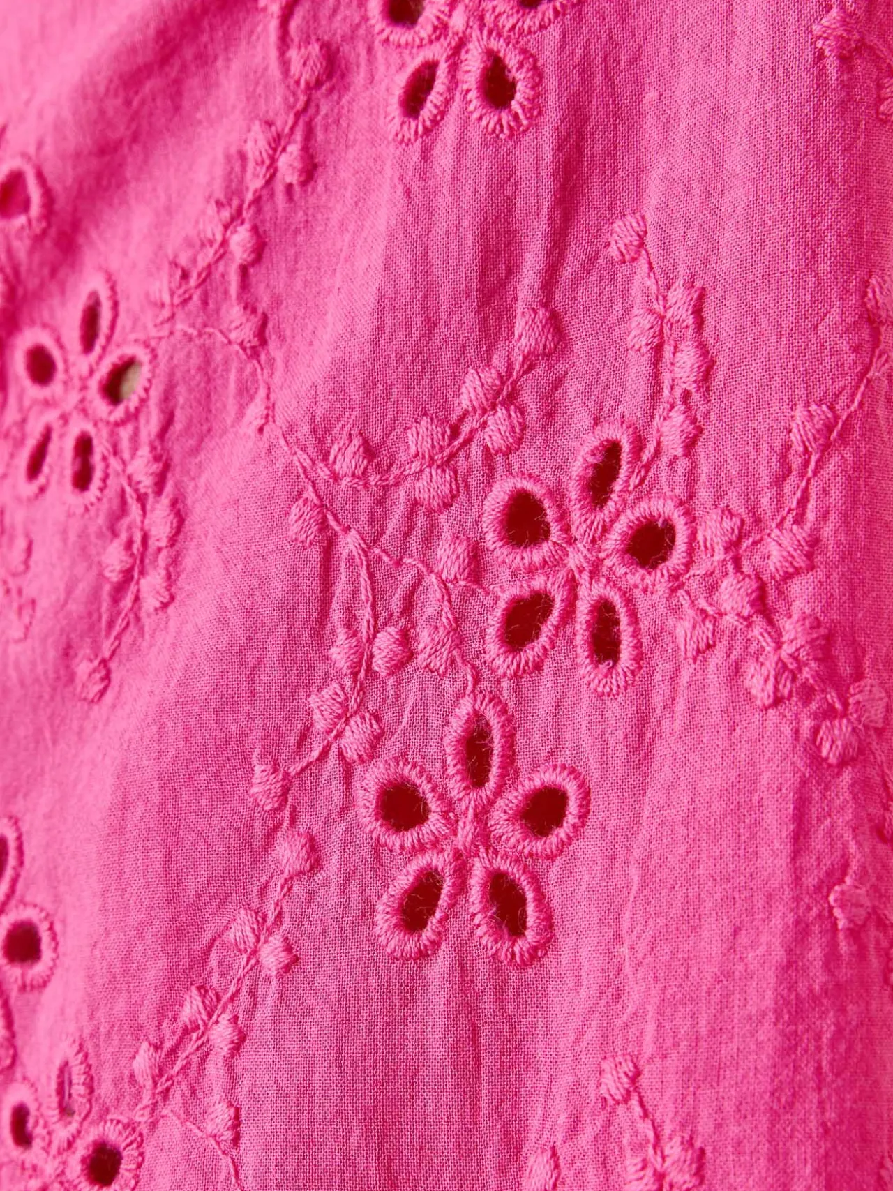 Blouse en brooderie anglaise