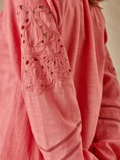 Blouse manches brodées