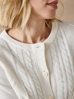 Cardigan en maille torsadée