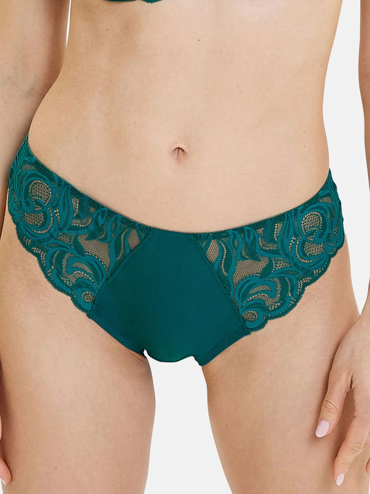 Culotte dentelle et microfibre