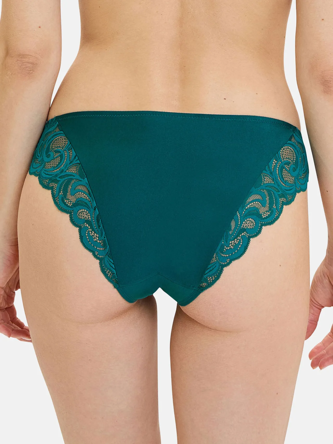 Culotte dentelle et microfibre