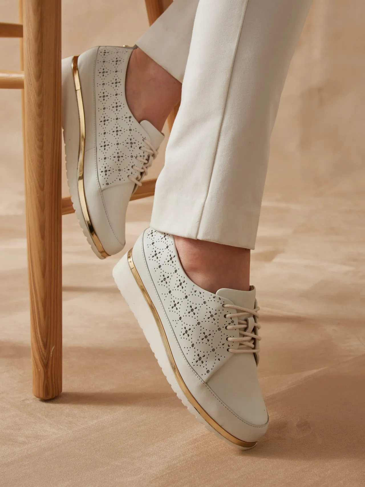 Derbies compensés cuir perforé