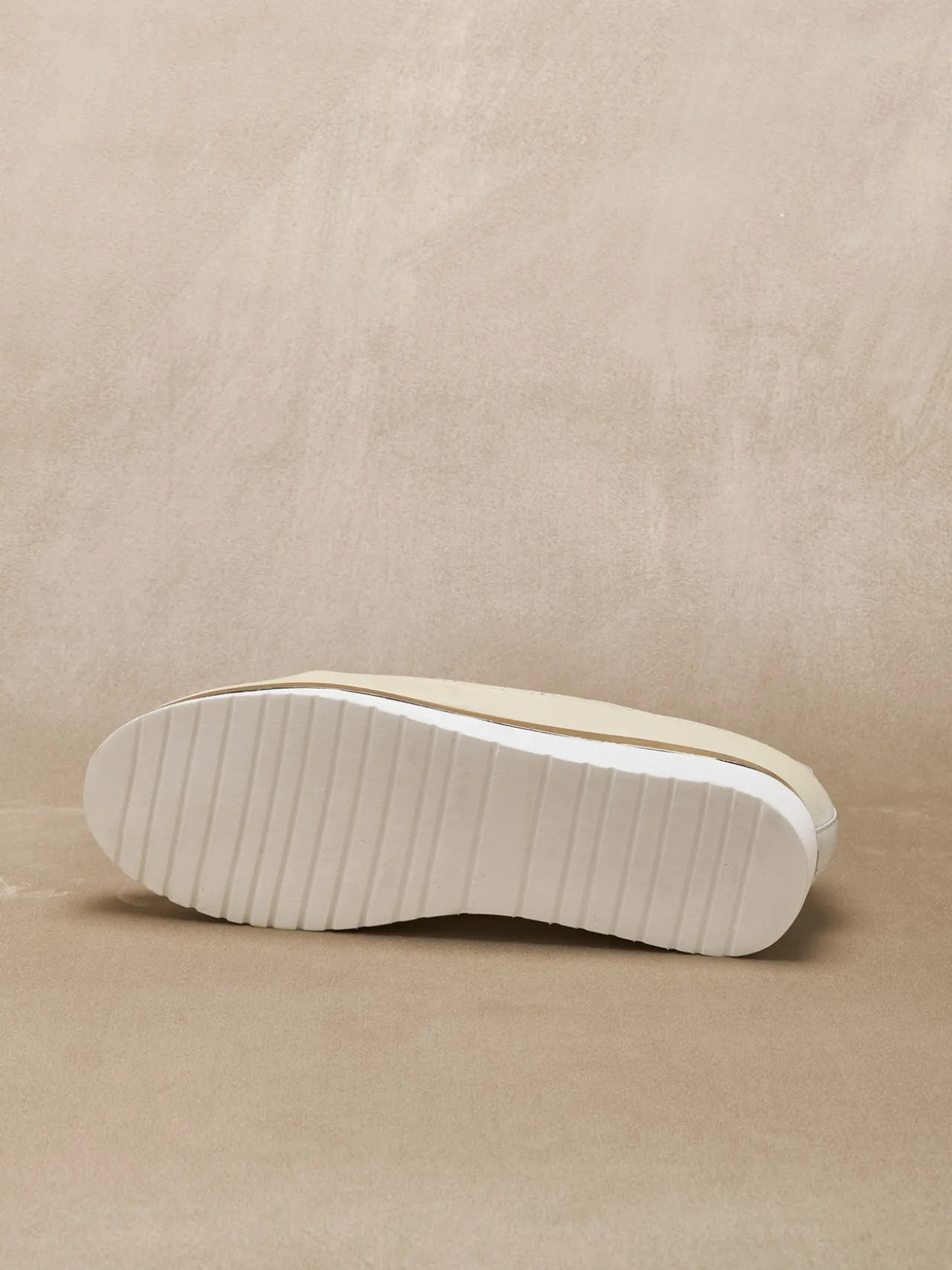 Derbies compensés cuir perforé