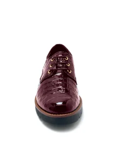 Derbies vernis façon croco