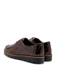 Derbies vernis façon croco