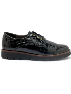 Derbies vernis façon croco