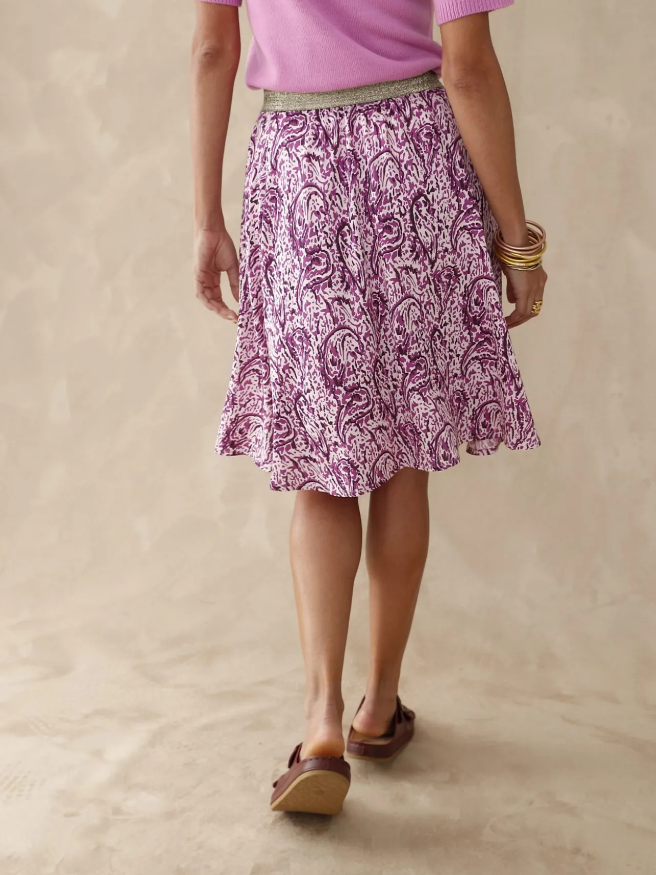 Jupe courte entièrement élastiquée