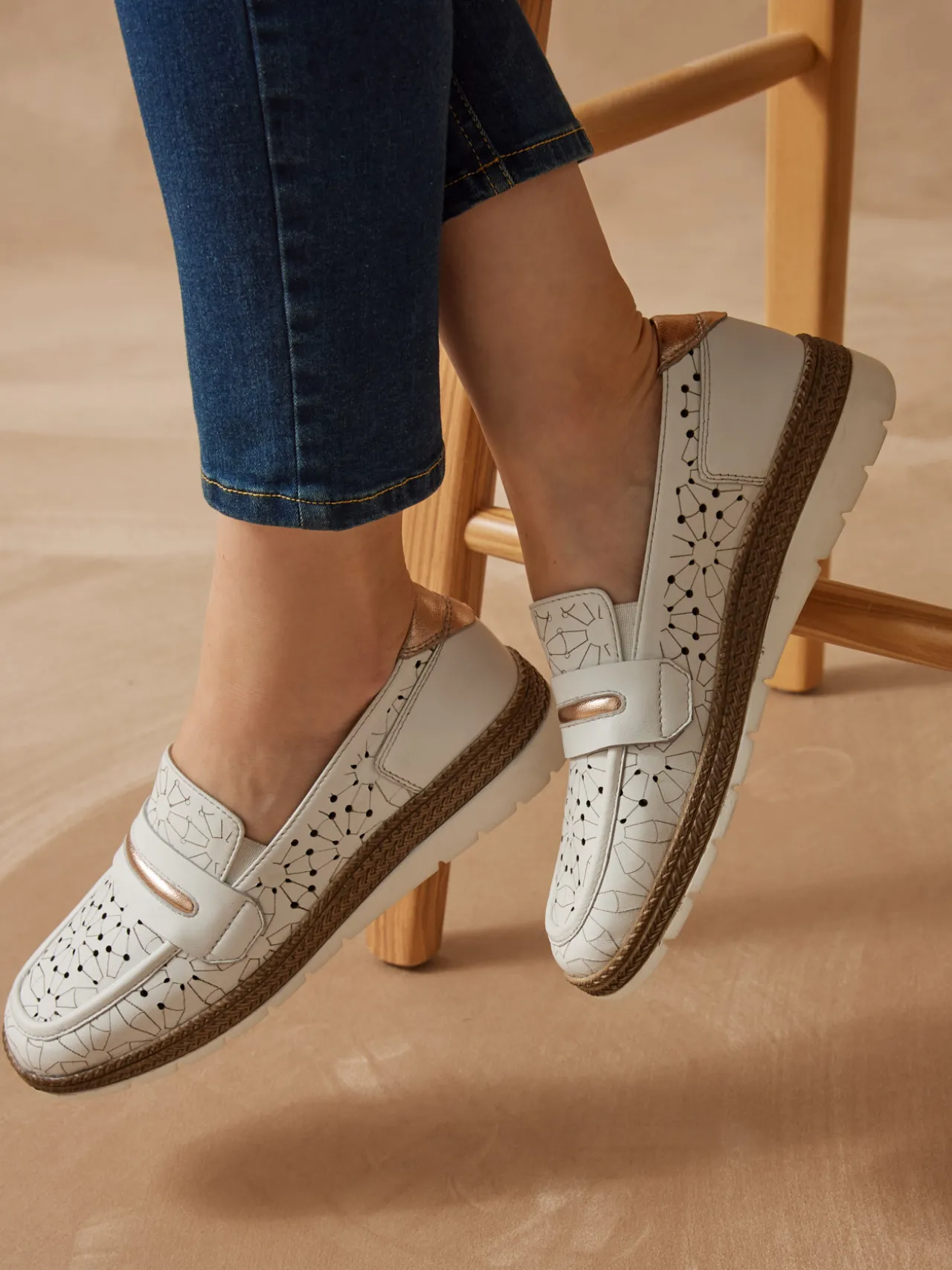 Mocassins cuir élastiqués côtés