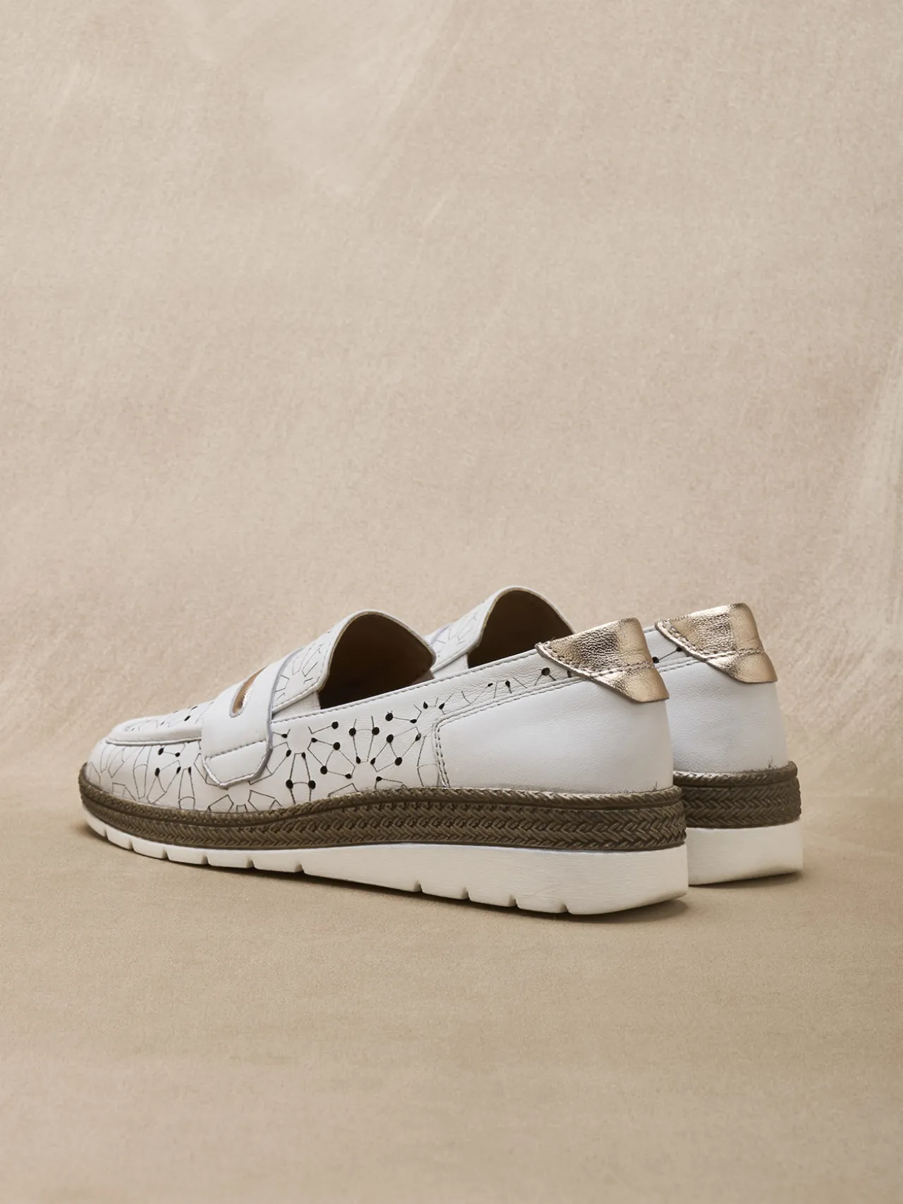 Mocassins cuir élastiqués côtés