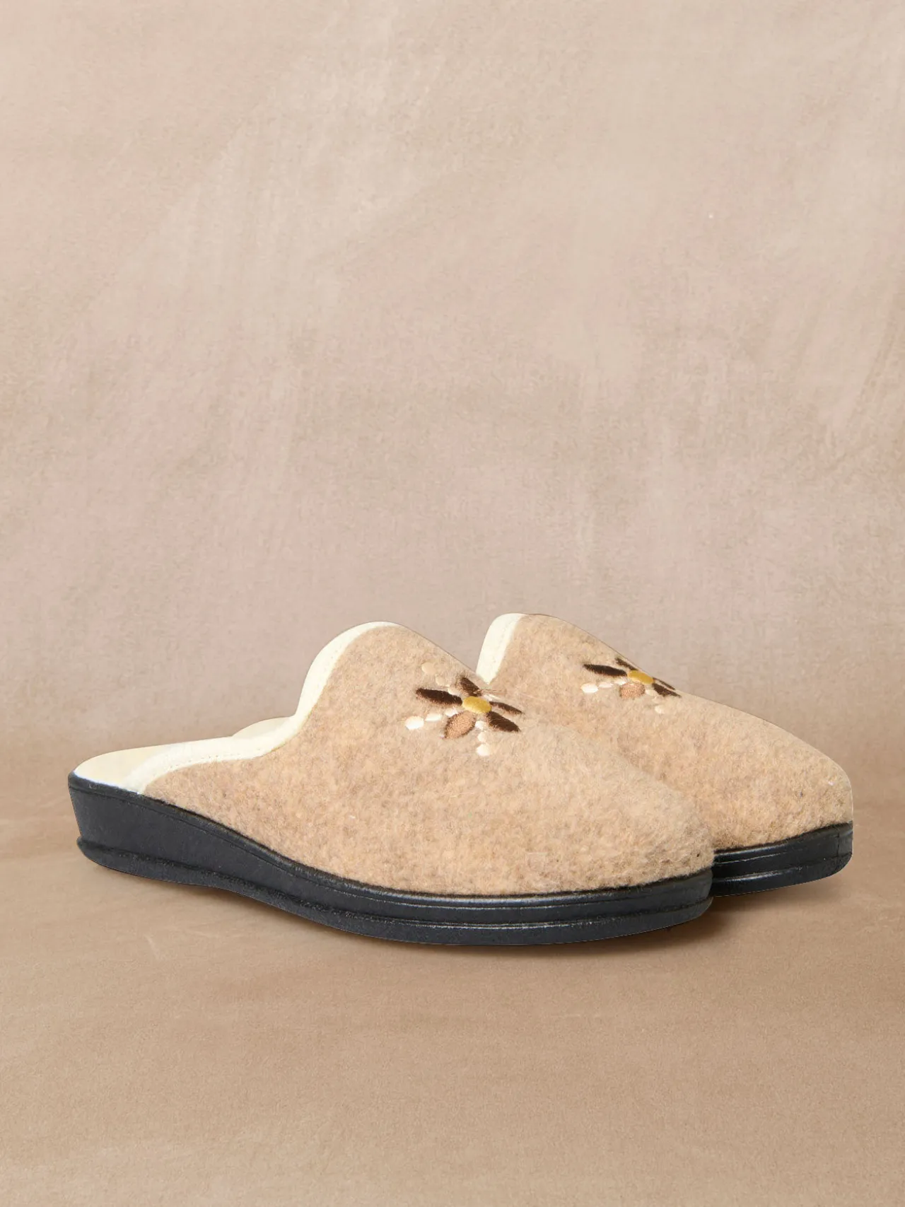 Mules entièrement fourrées laine