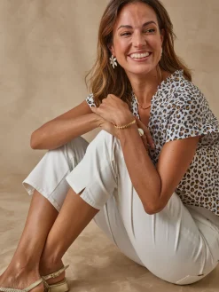 Pantacourt élastiqué en gabardine