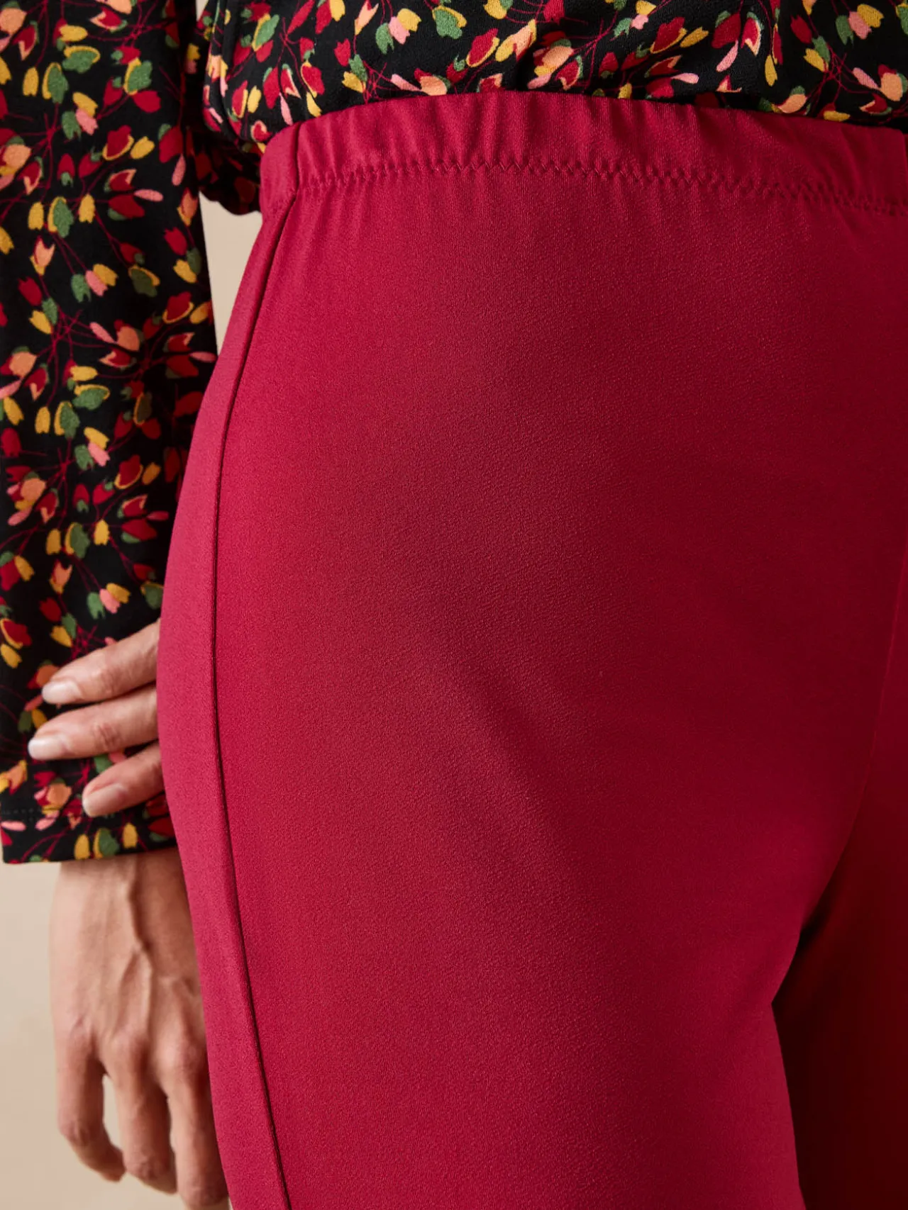 Pantalon entièrement élastiqué en maille