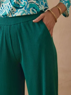 Pantalon large et droit