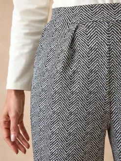 Pantalon élastiqué en maille