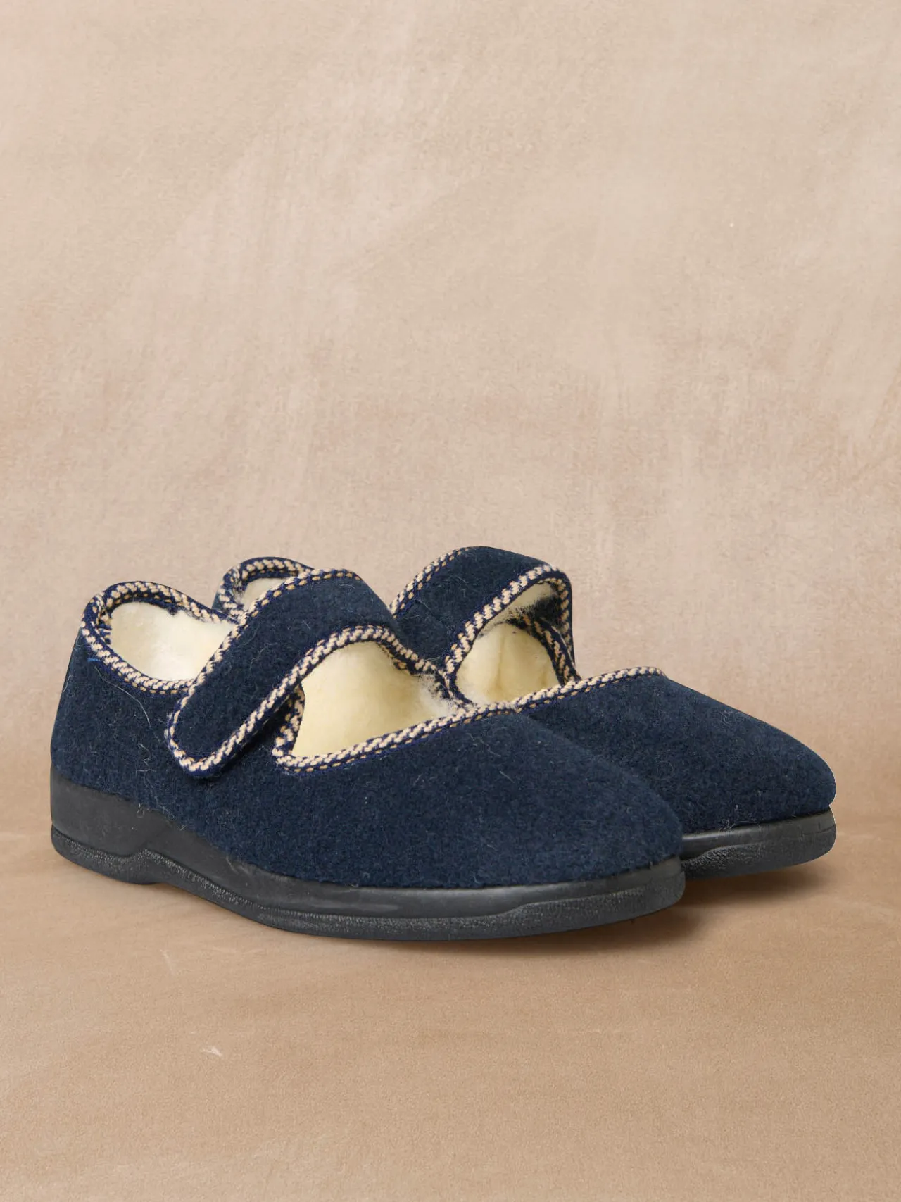 Pantoufles babies fourrées à scratch