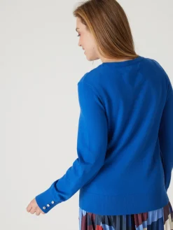 Pull boutons-bijoux aux manches