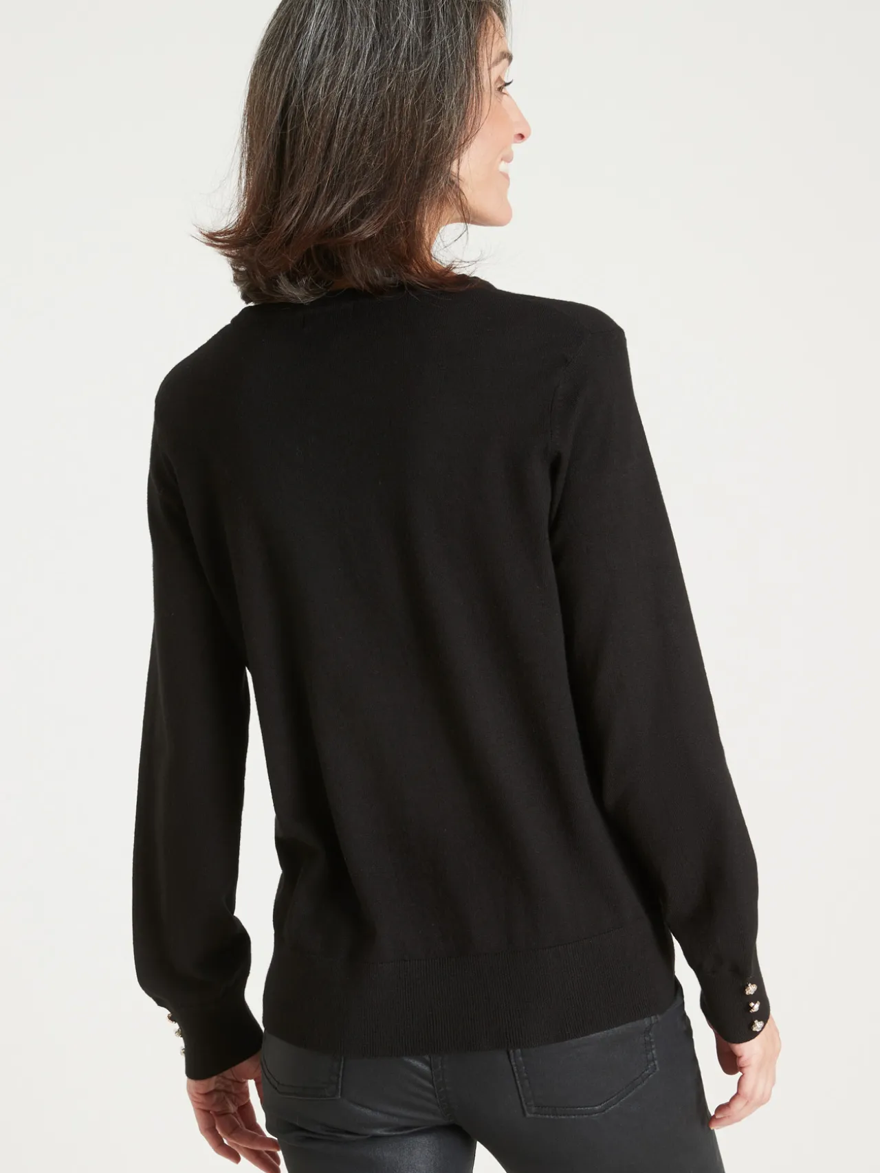 Pull boutons-bijoux aux manches