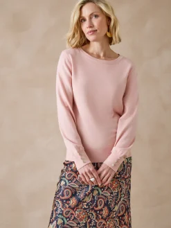 Pull boutons-bijoux aux manches