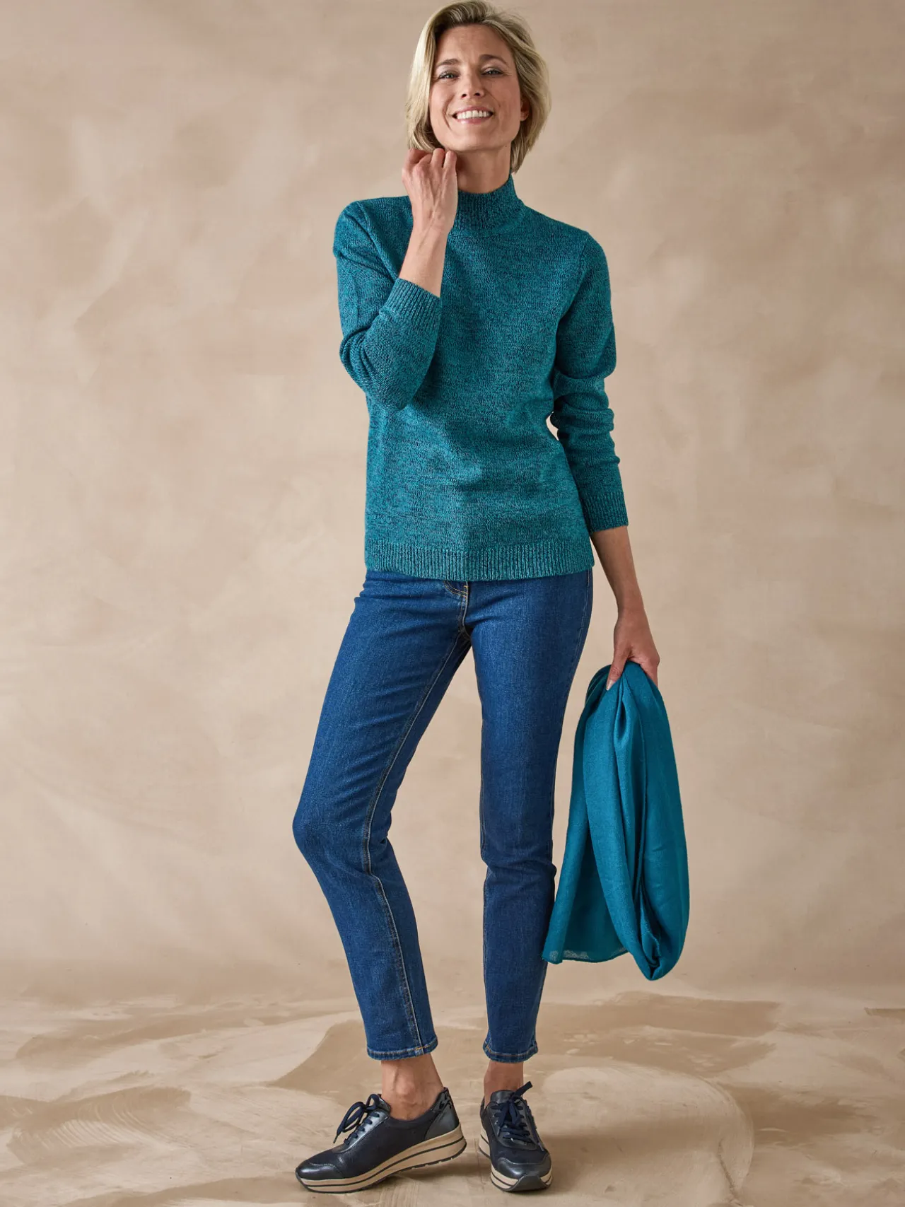 Pull col montant manches longues