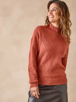 Pull géométrique col montant