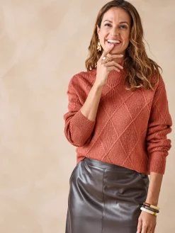 Pull géométrique col montant