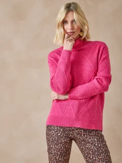 Pull géométrique col montant