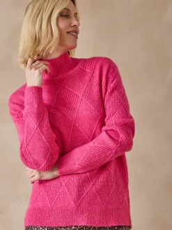 Pull géométrique col montant