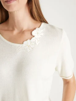 Pull raffiné avec broderies