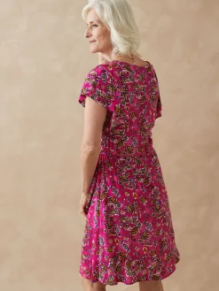 Robe à volants, manches courtes