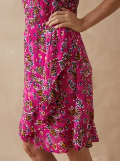 Robe à volants, manches courtes