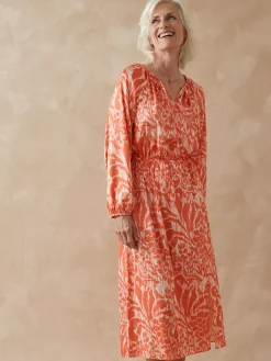 Robe ample en tissu satiné