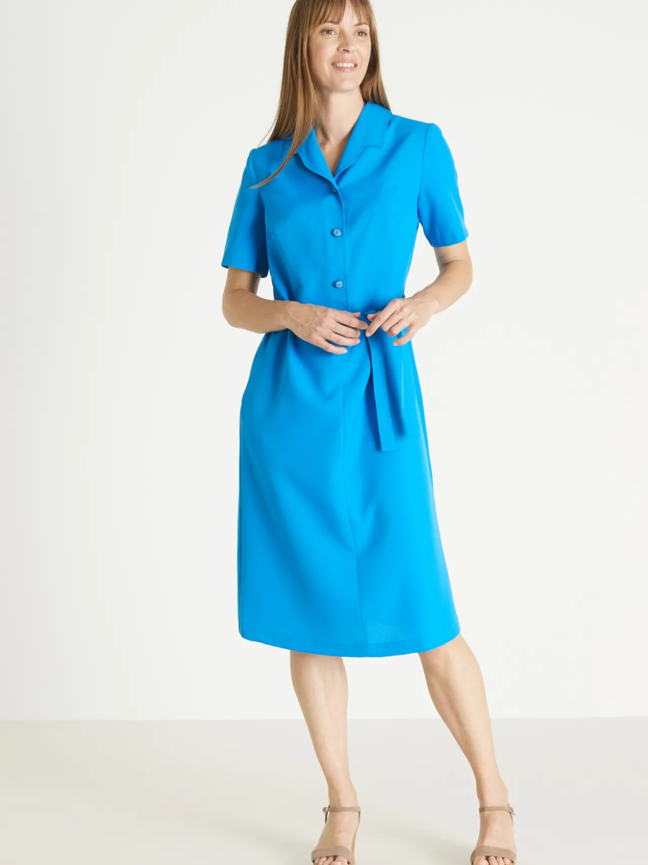 Robe classique col tailleur