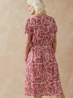 Robe encolure bateau en maille fluide