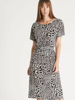 Robe encolure bateau en maille fluide