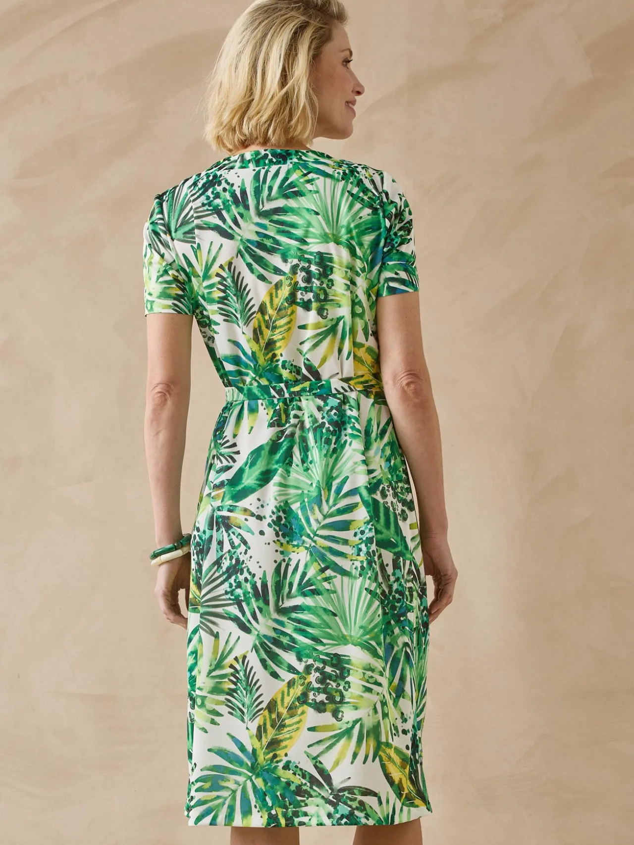 Robe encolure ronde en maille fluide