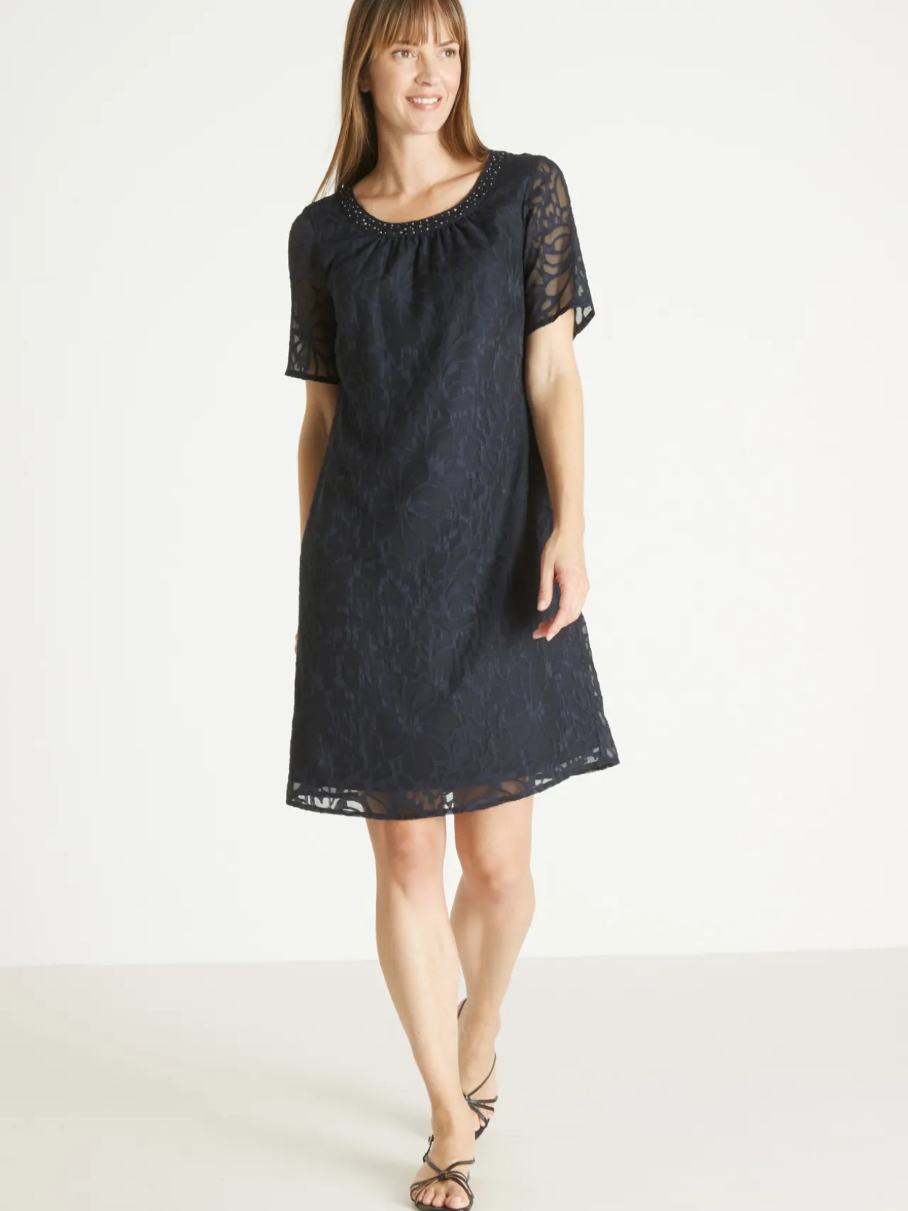 Robe housse cérémonie effet dentelle