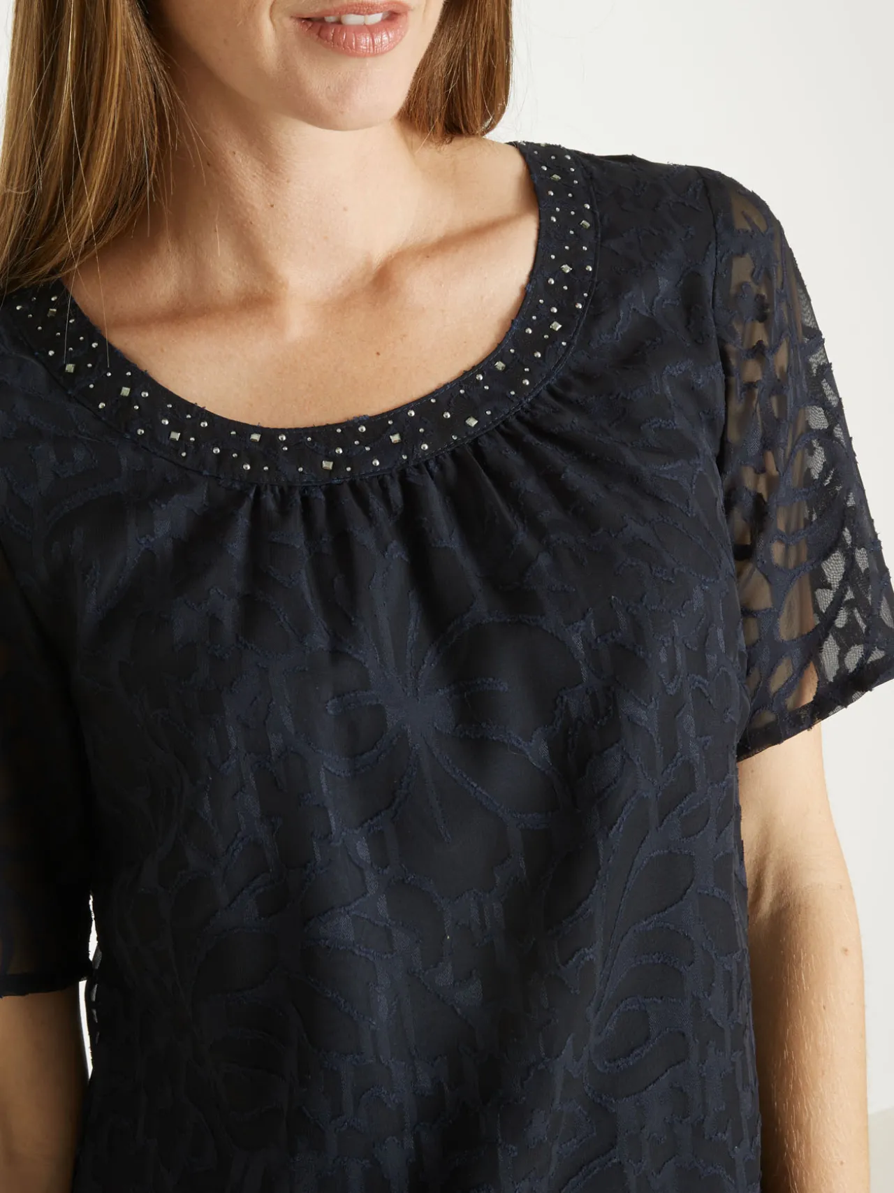 Robe housse cérémonie effet dentelle