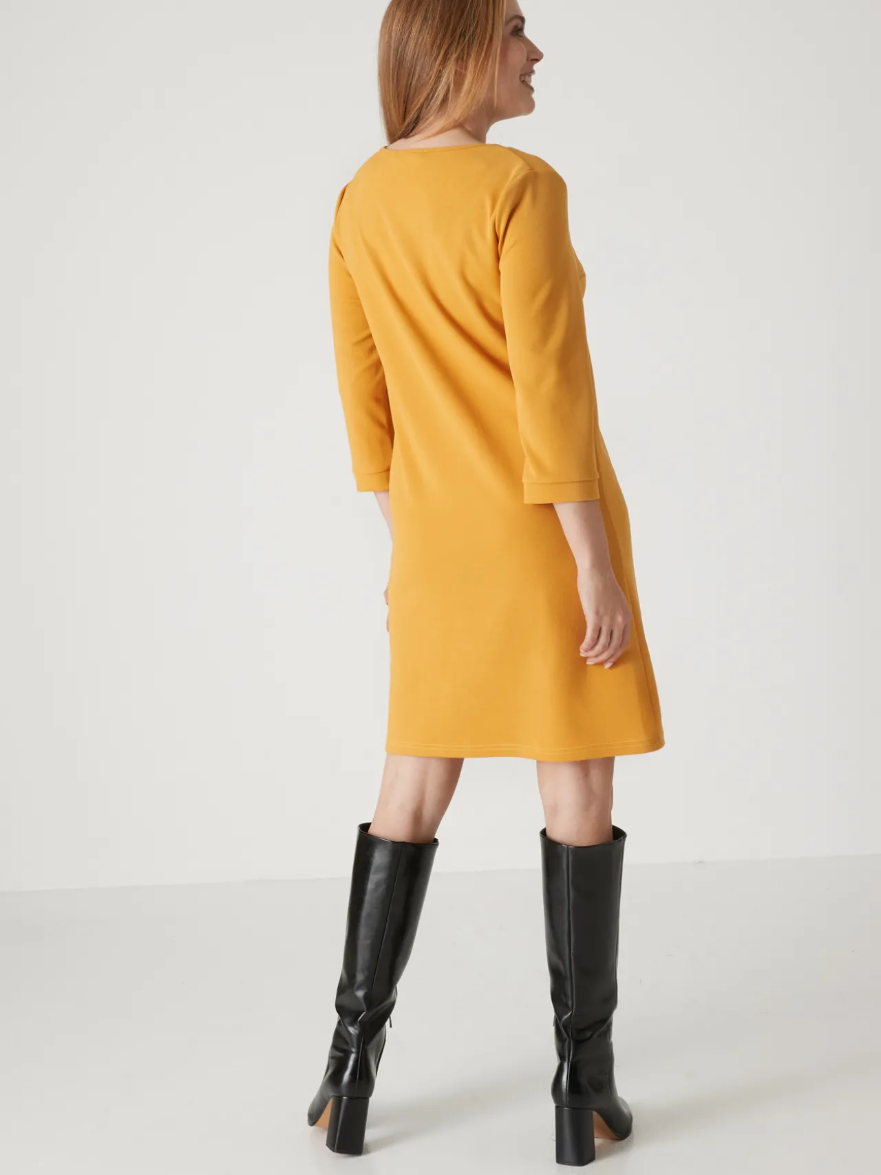 Robe housse en maille fluide