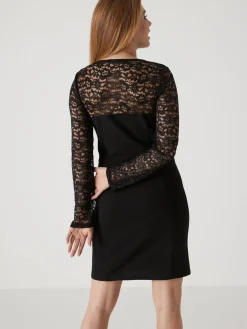 Robe maille et dentelle