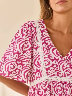 Robe évasée élastiquée taille