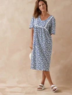 Robe évasée élastiquée taille