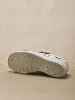 Sandales à scratchs ouverture totale